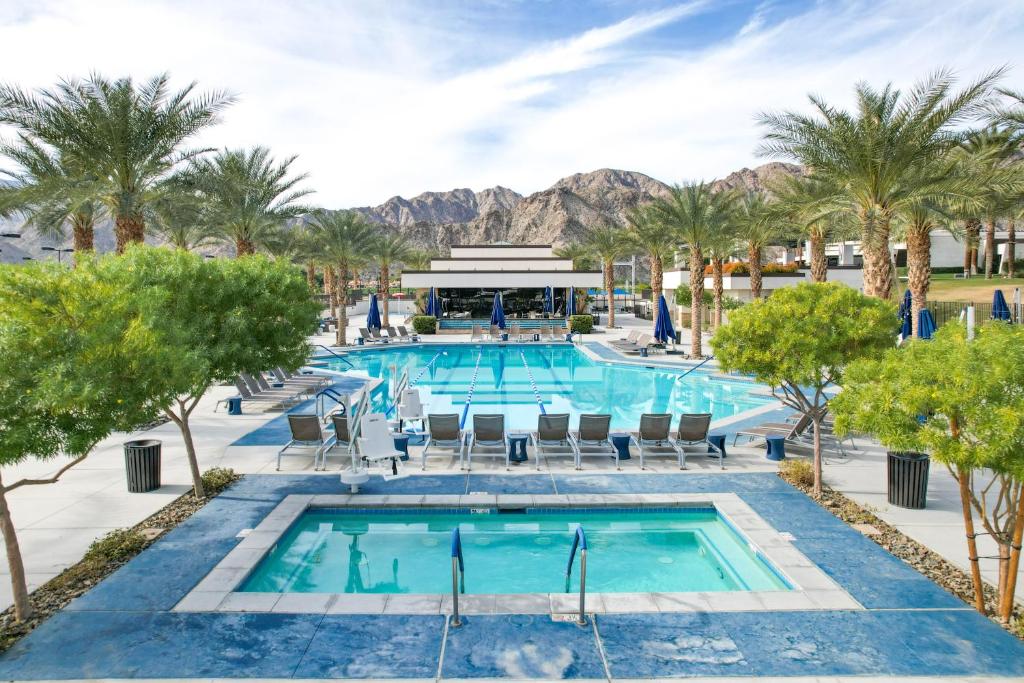 Photo inspiration: Condominiums With Private Pools And Golf Course Views With Golf Reference: La Quinta Abode Patio Pools Golf Course Views La Quinta