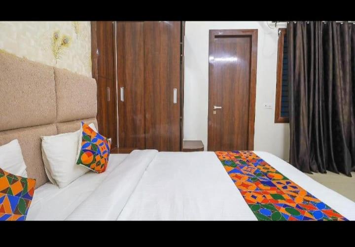 Hotel Mohan Palace