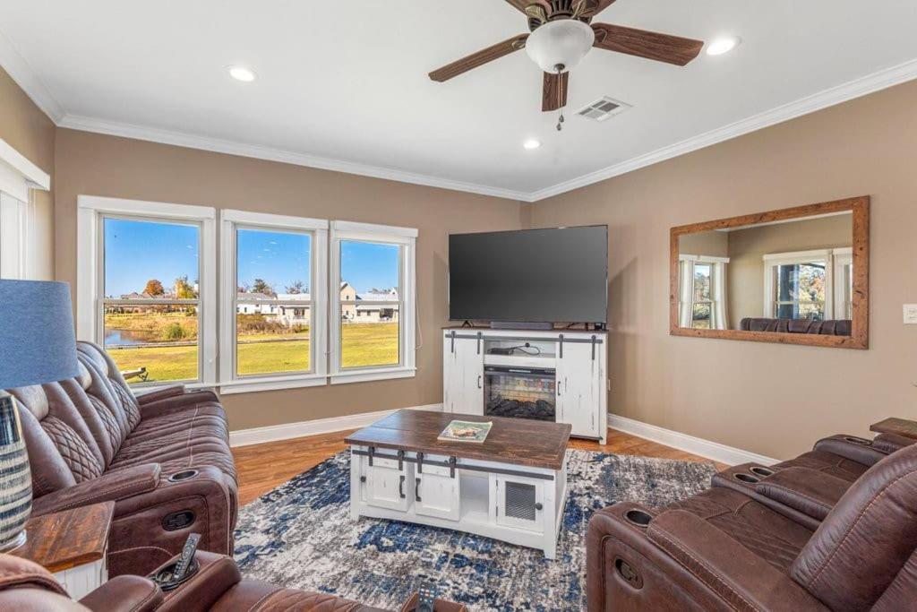 Waterfront 3 Bedroom Home, Lake Charles (updated prices 2024)