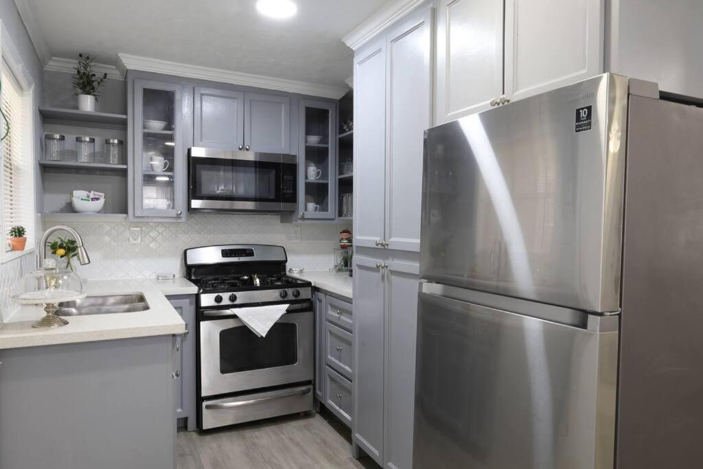 Köök või kööginurk majutusasutuses Home in Hempstead