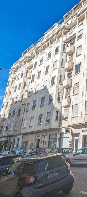 Budynek, w którym mieści się apartament