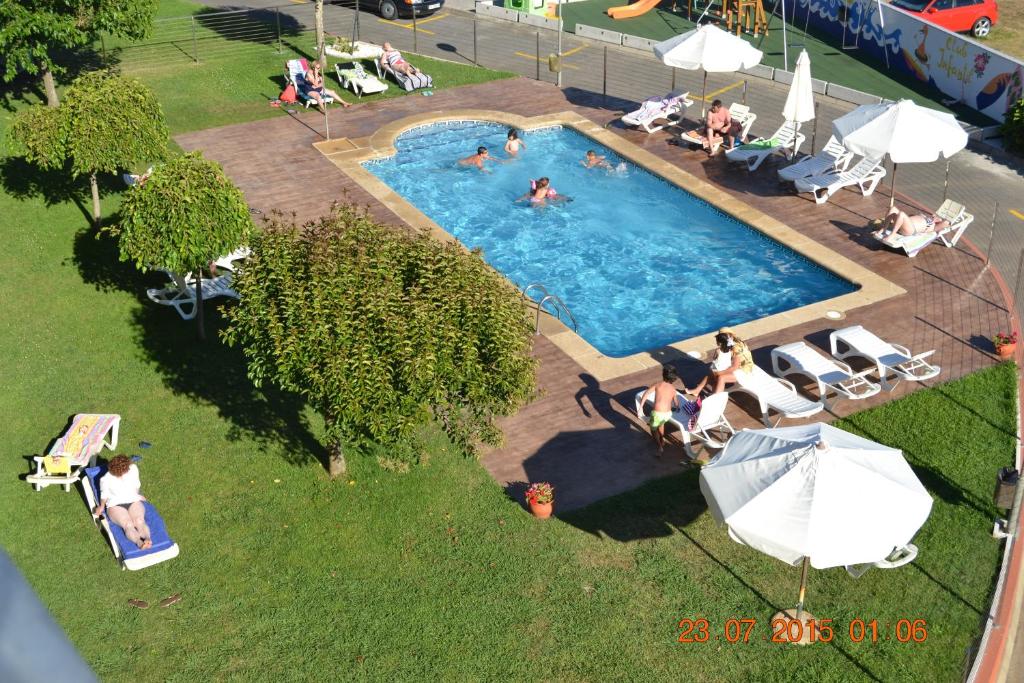 Basen w obiekcie Apartamentos Montalvo Playa lub w pobliżu