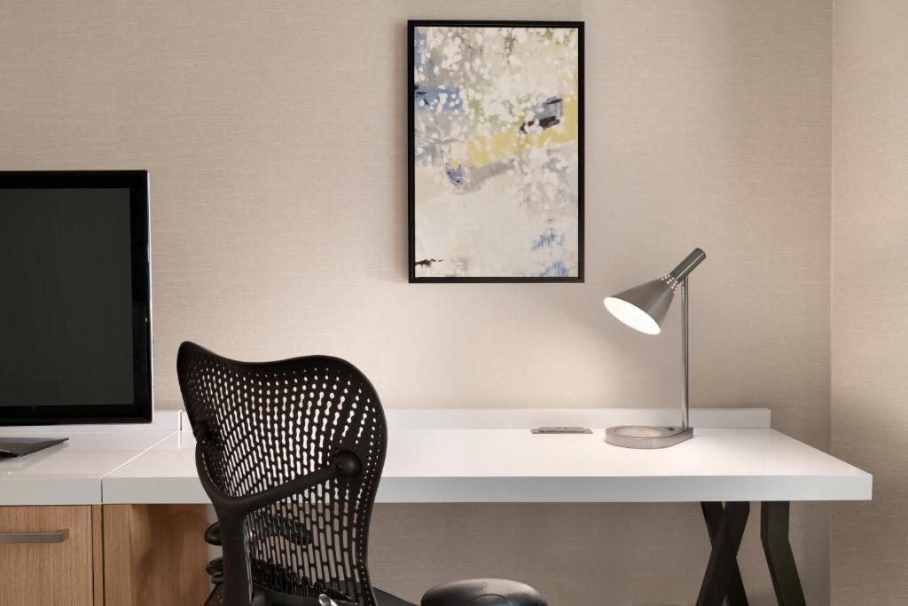 Hilton Garden Inn Tysons Corner photo