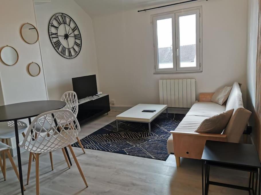 Gallery image of Appartement Cosy proche gare in Reims