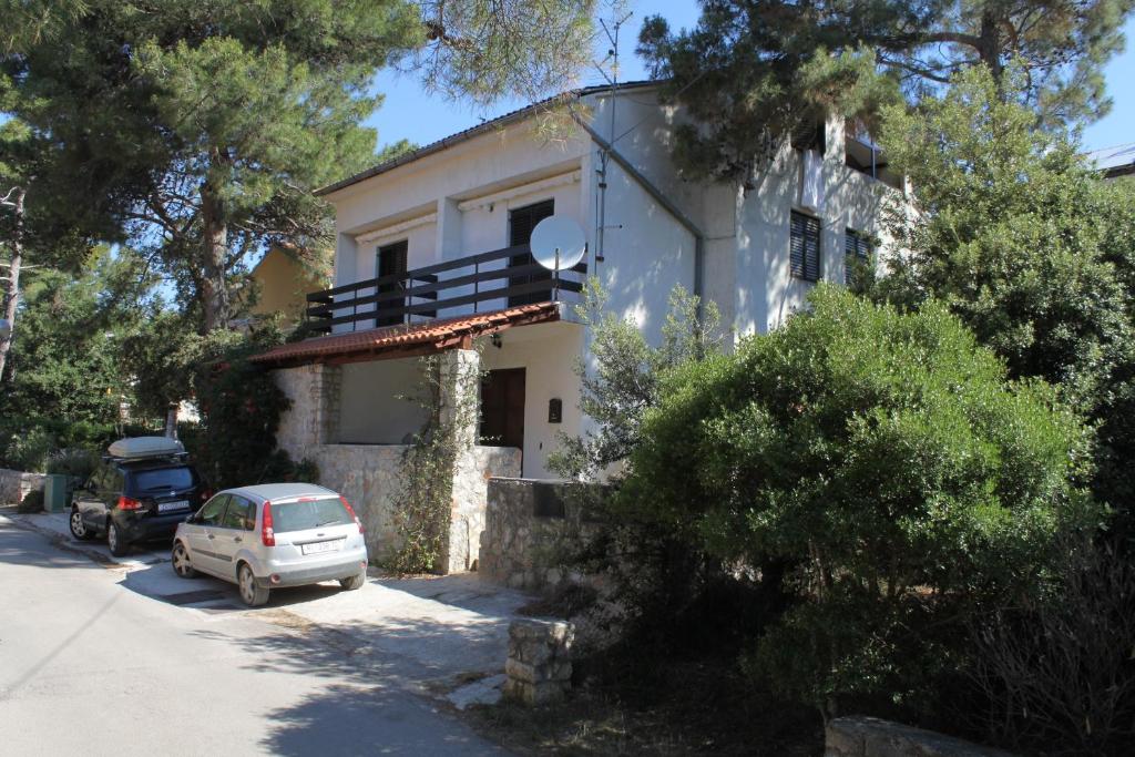 Το κτήριο όπου στεγάζεται  το διαμέρισμα