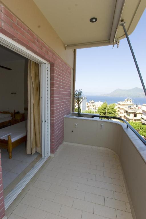 Nespecifikovaný výhled na hory nebo výhled na hory při pohledu z aparthotelu