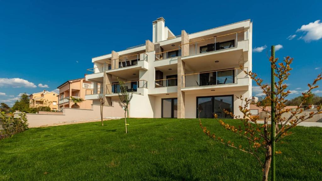 Apartments with a parking space Malinska, Krk - 21768