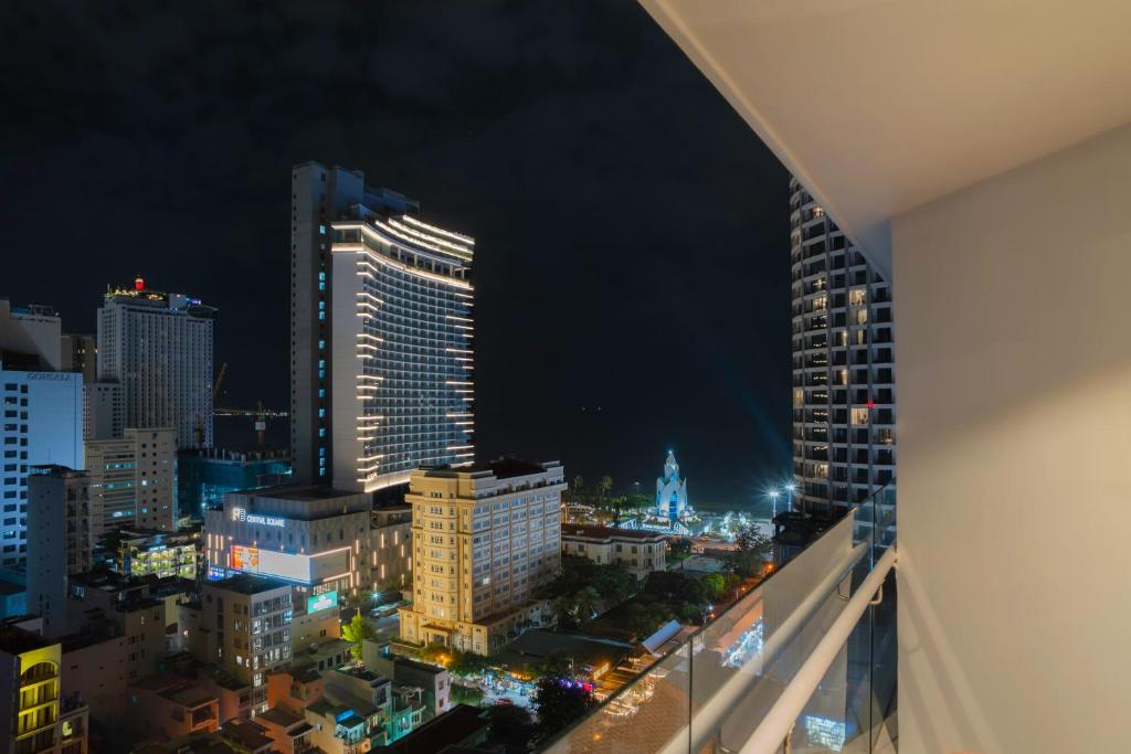 Deluxe Partial Sea View With Balcony