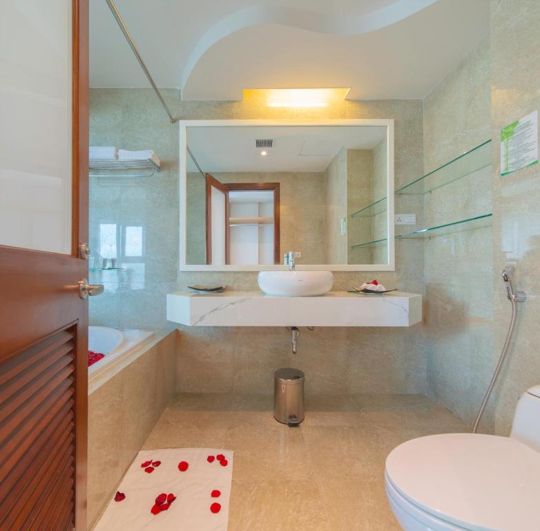 Phòng tắm tại Green World Hotel Nha Trang