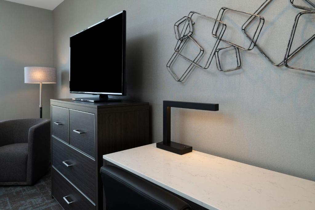 Fairfield by Marriott Inn & Suites Framingham - Queen Room Met Twee Queensize Bedden