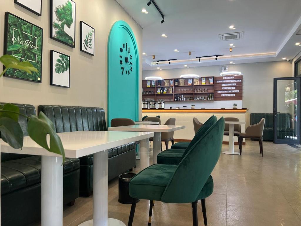Dining Options