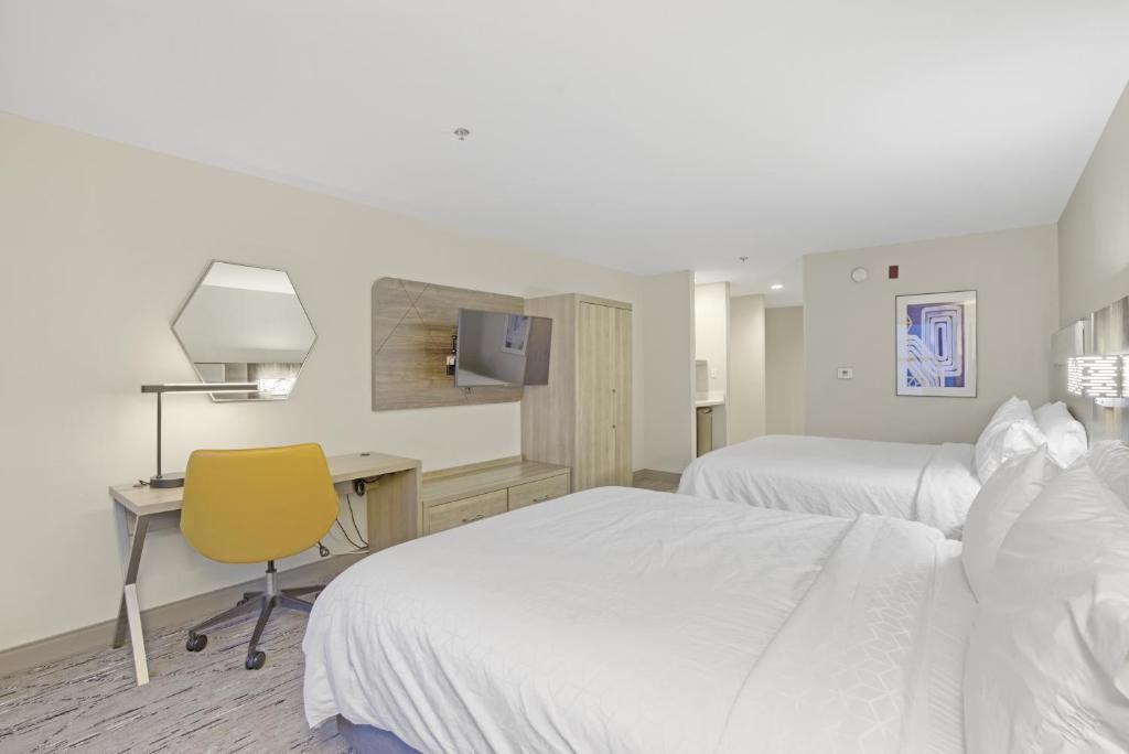 Holiday Inn Express - Gulfport Beach, an IHG Hotel - Chambre Queen Standard Avec Deux Lits Queen - Les Communications Accessibles