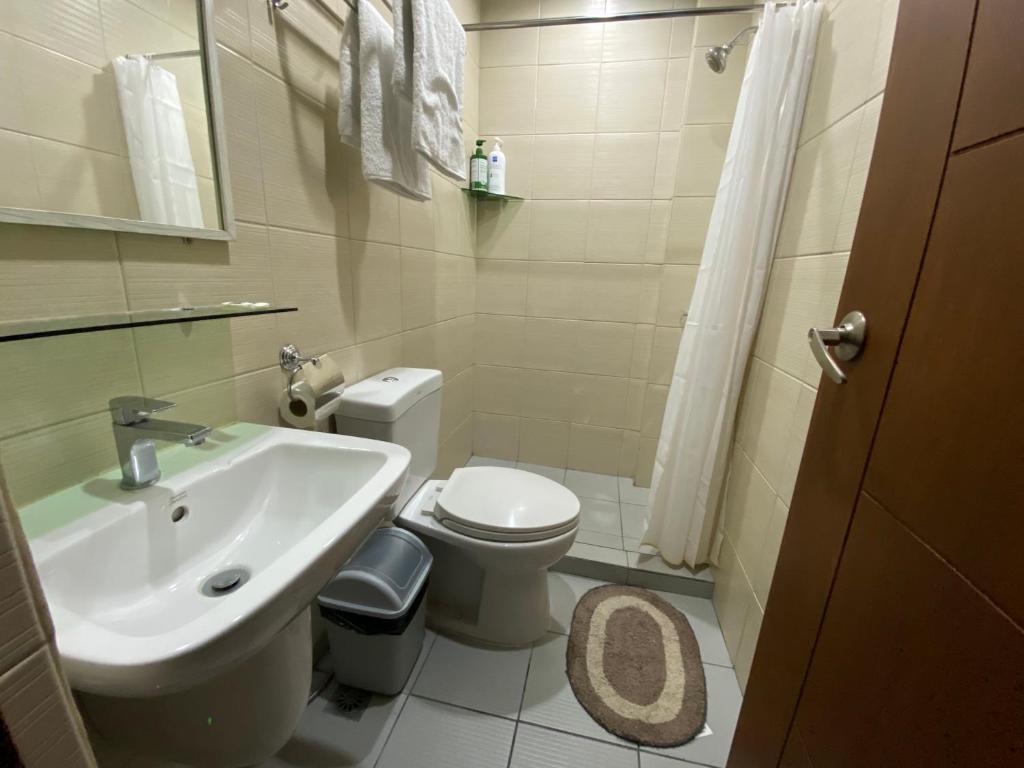 Koupelna v ubytování ABE Lodge Taguig