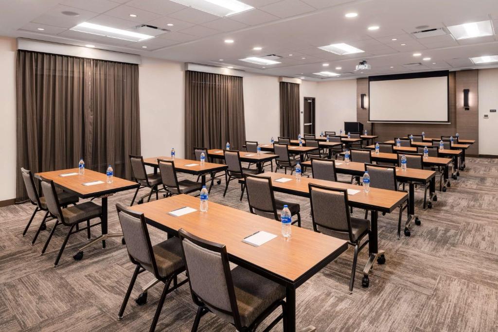 Hyatt Place Fort Worth-Alliance Town Center photo