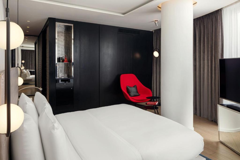 W London - Cool Corner Suite, Suite, 1 King, Corner Room