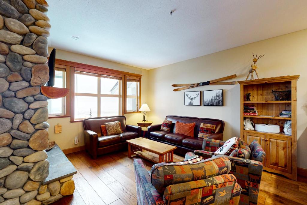 Χώρος καθιστικού στο Tree Tops 10