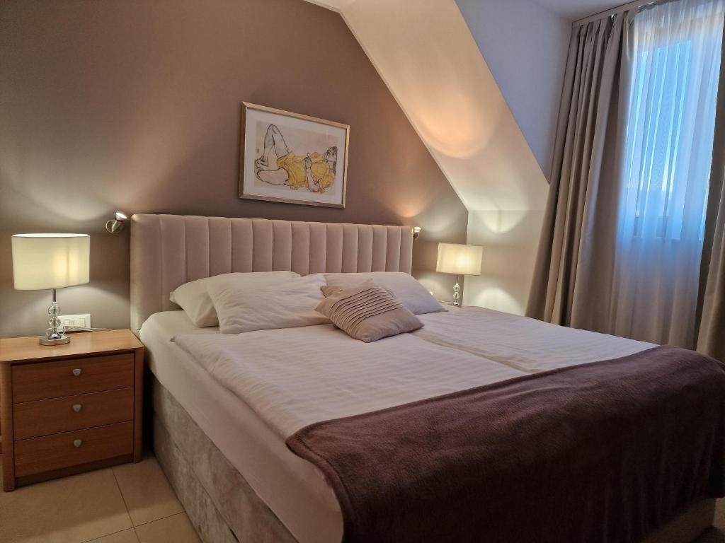 Aparthotel Gaja - One-Bedroom Apartment With Castle View