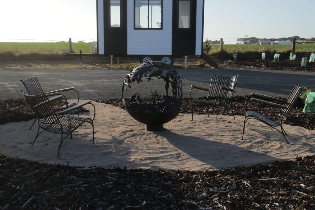 Fotografie z fotogalerie ubytování Coastal Sunset Tiny Home - Port Fairy Tiny Homes v destinaci Killarney