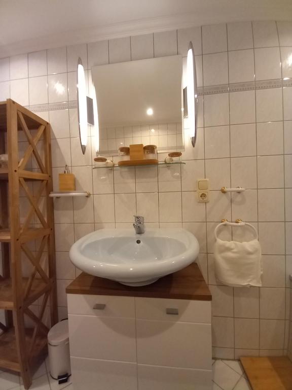 Koupelna v ubytování S'Rastl direkt mit Bergpanorama