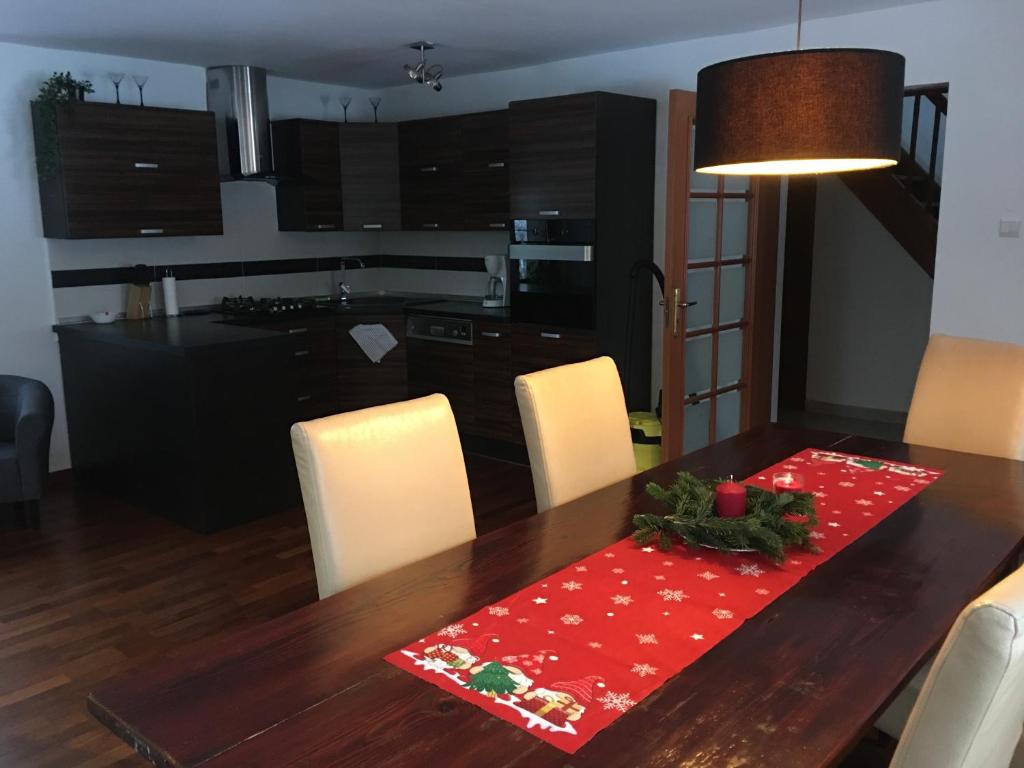Kuchyňa alebo kuchynka v ubytovaní Agroturystyka Ostoja