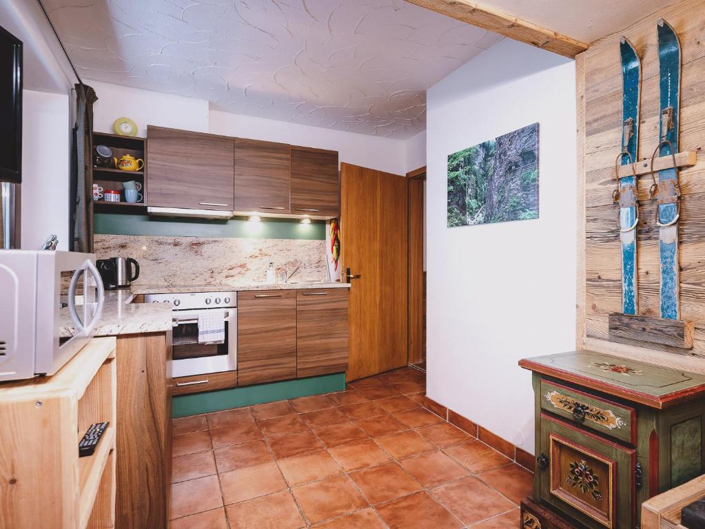 Kuchyňa alebo kuchynka v ubytovaní Appartements Enzian by we rent