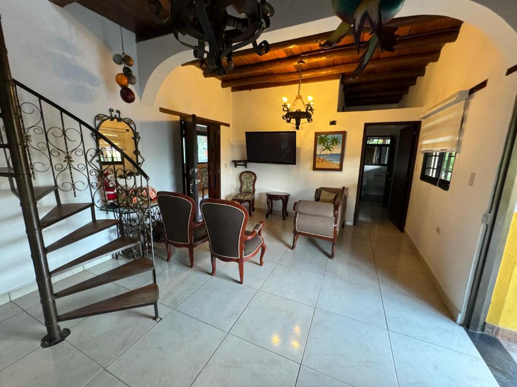 A seating area at El Mortiño