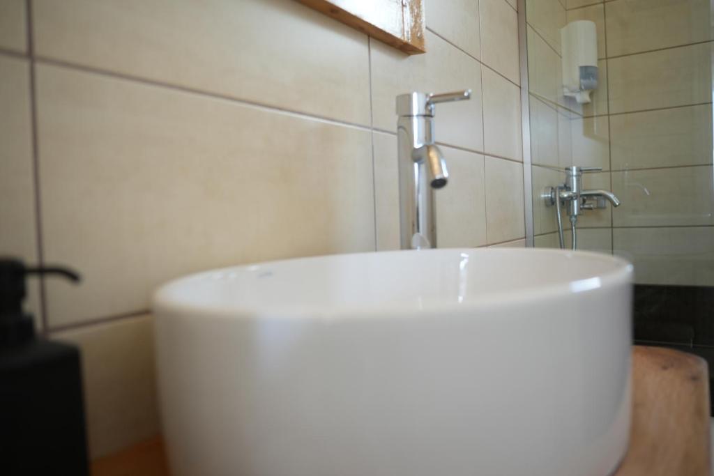 Koupelna v ubytování Guesthouse Doma est 1991