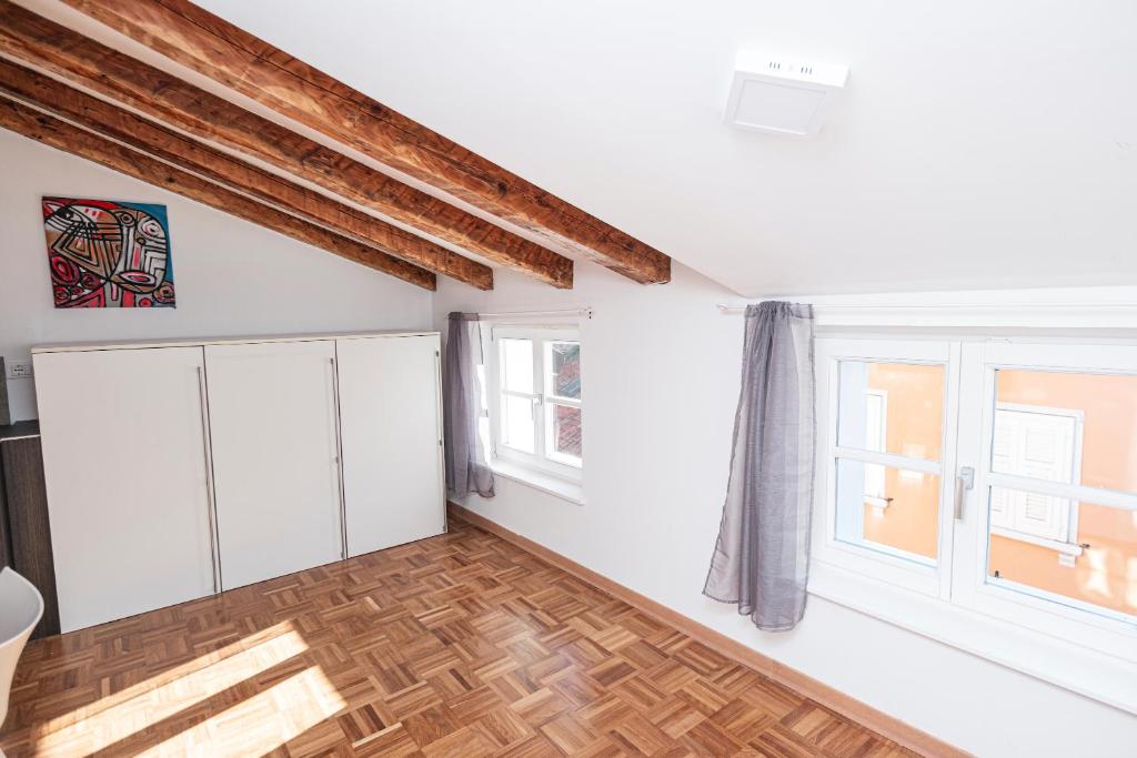 Hurban Apartments Venezian - Resim 8