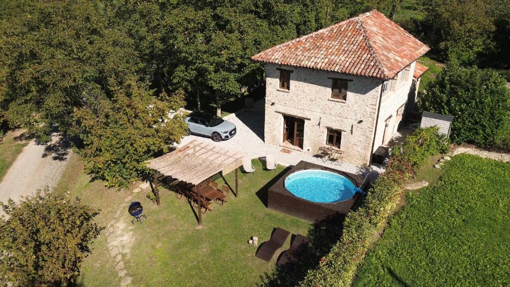 Bazén v ubytování Spacious Langhe Vacation Family House With Large Garden - Nocciolina nebo v jeho okolí