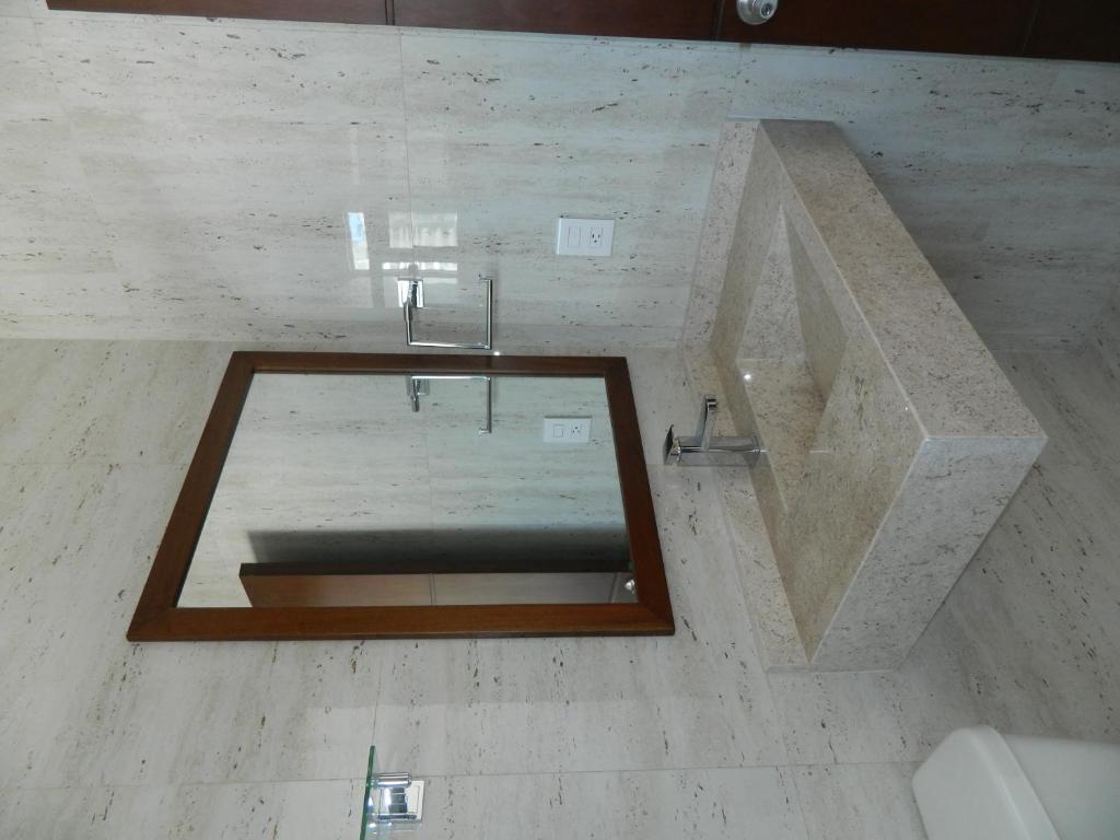 Koupelna v ubytování ACL Suites