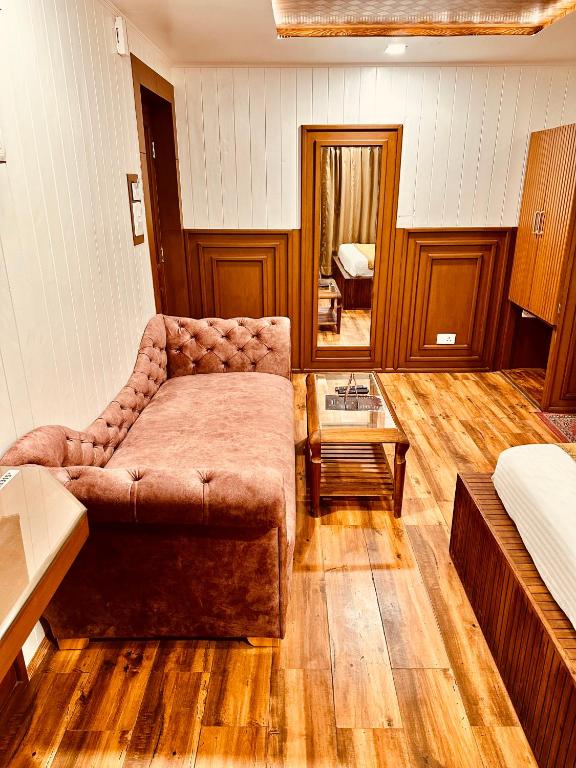 Posezení v ubytování Walisons Hotel