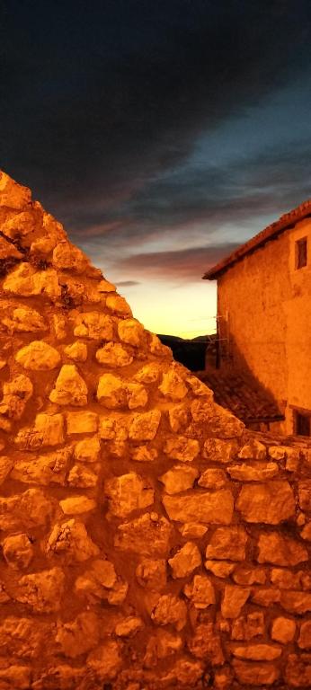 Východ nebo západ slunce při pohledu z bed and breakfast nebo okolí