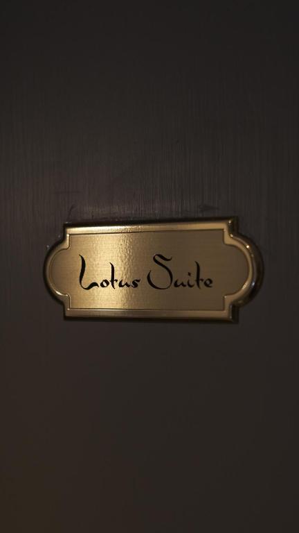 Certifikát, hodnocení, plakát nebo jiný dokument vystavený v ubytování La Cles Deluxe Suites