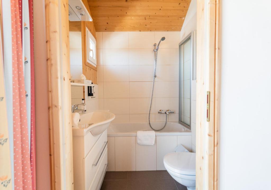 Koupelna v ubytování 1A Chalet Eck - Wandern, Grillen, Panorama Sauna!