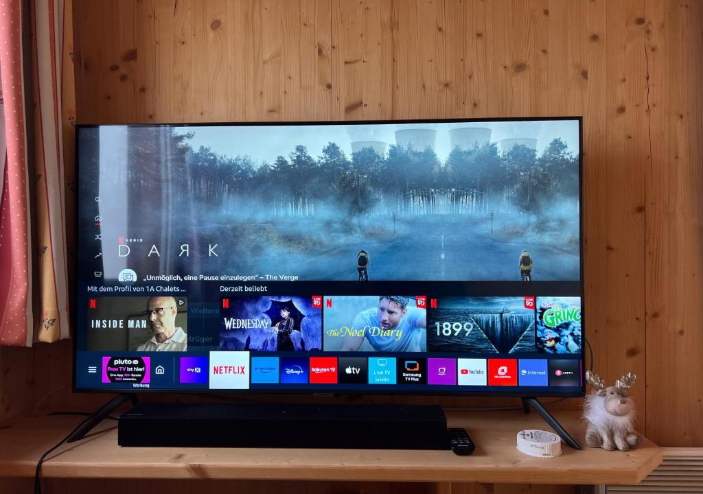 TV a/nebo společenská místnost v ubytování 1A Chalet Eck - Wandern, Grillen, Panorama Sauna!