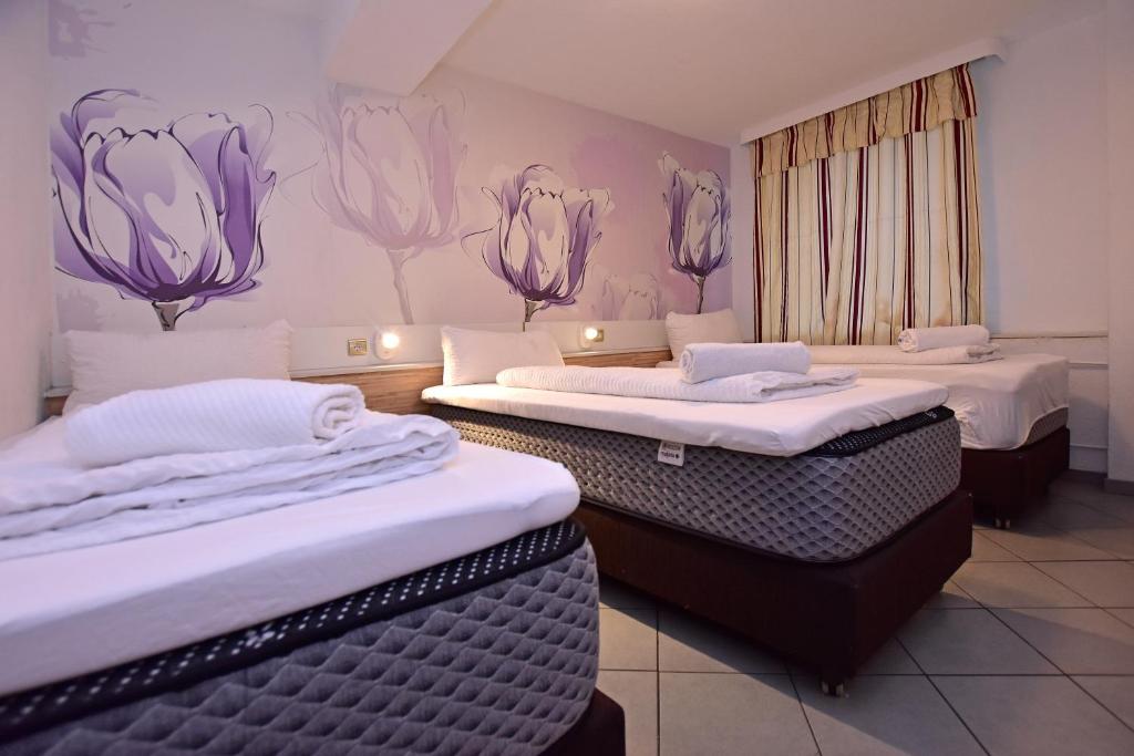 Ambiente by Next Inn - Triple Room With Private Bathroom