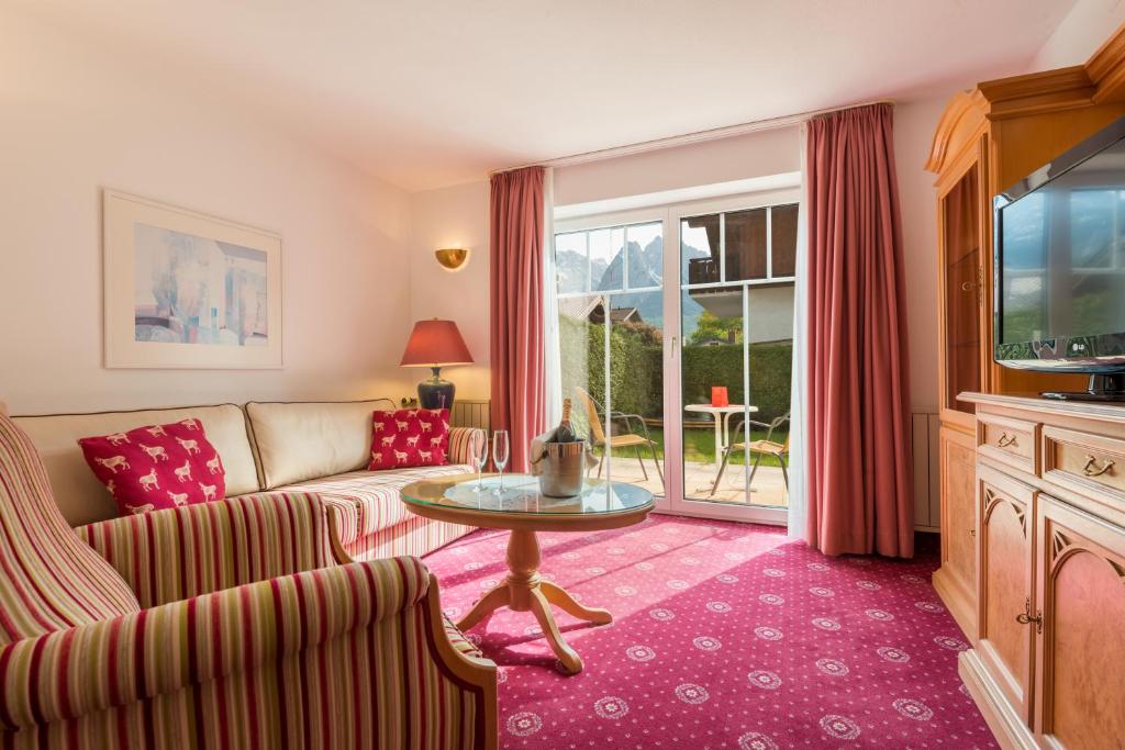 Hotel Rheinischer Hof - 1