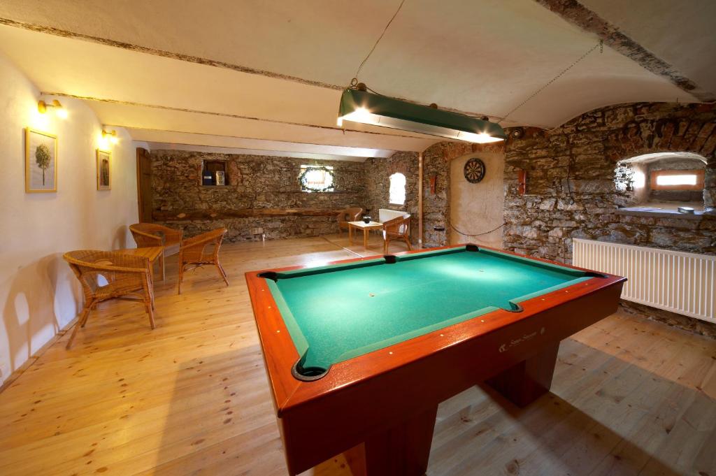 Biliár nebo kulečník v ubytování Hotel Večernice