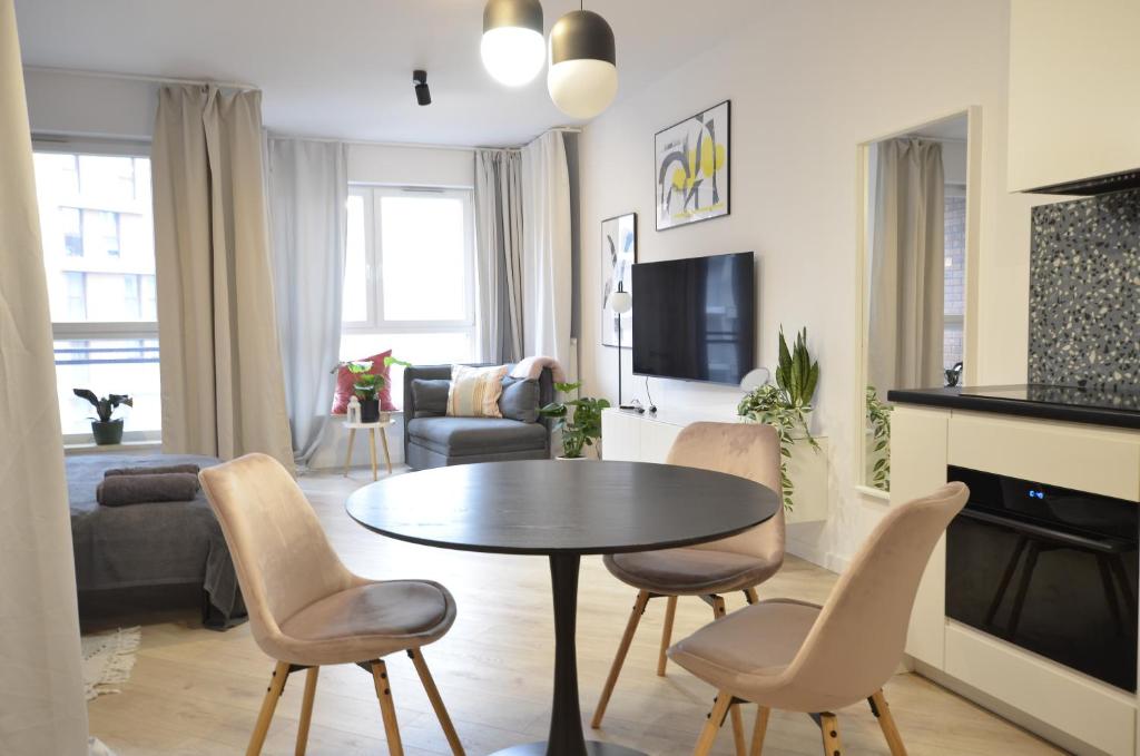 Private parking, secure building - Central apartments Old Town & Main Station - 5