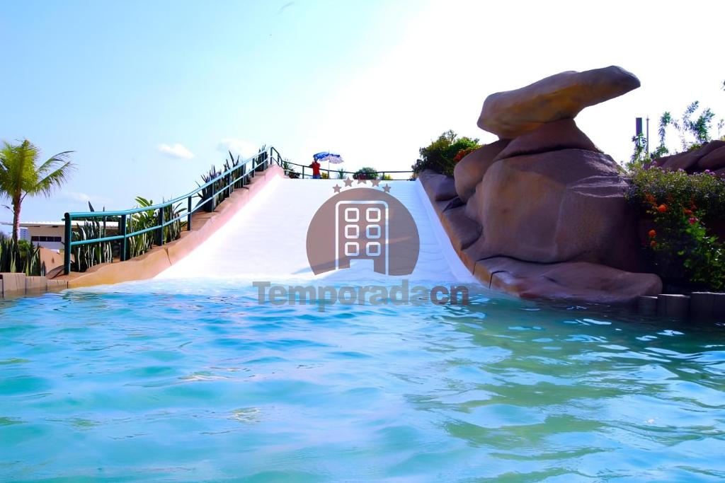 Bazén v ubytování Piazza diRoma com acesso ao Acqua Park - Luciana nebo v jeho okolí
