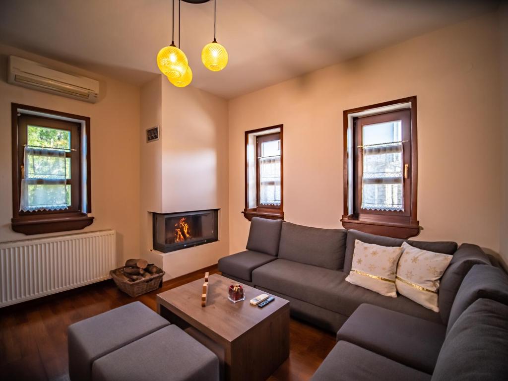 Posedenie v ubytovaní Erofili Hotel & Suites