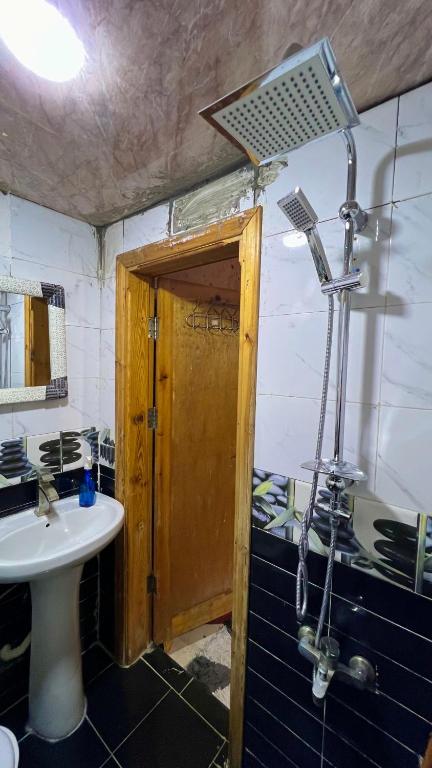 Koupelna v ubytování Al-Amer Hostel