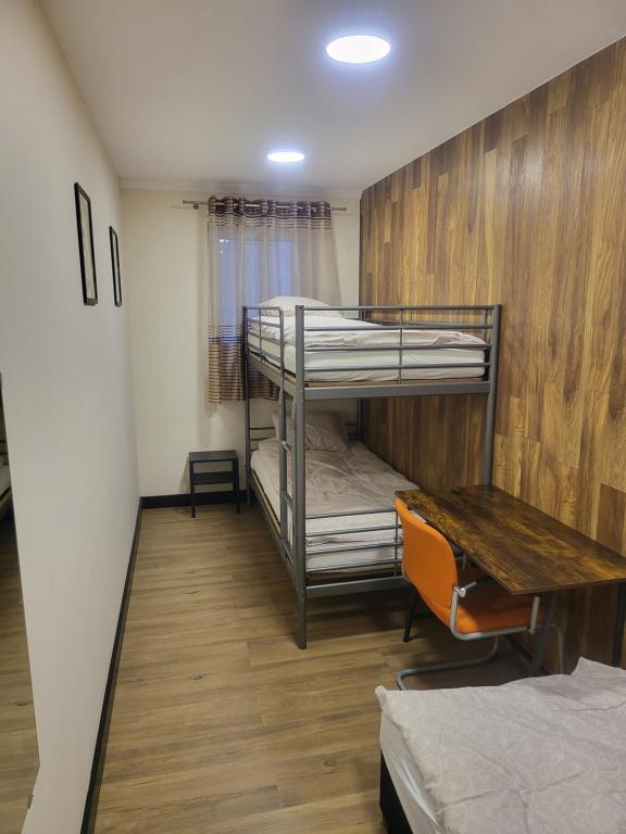 Postel nebo postele na pokoji v ubytování Rooms4Rest Bokserska - Private rooms for tourists - ATR Consulting Sp, z o,o,