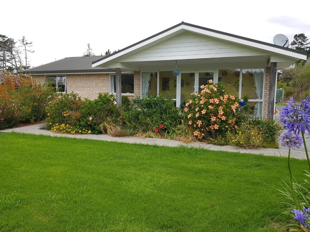 TayFord Cottage - Two-Bedroom Villa