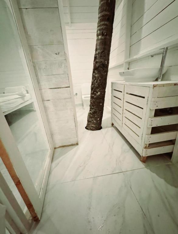 Kamar mandi di Palolem Beach View Inn