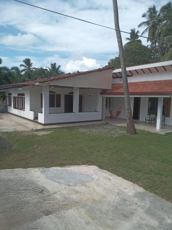 1, 2, 3, 4 or 5 roomed full homes with gardens Negombo, Negombo