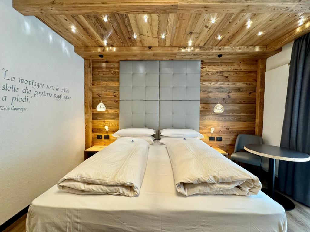 B&B Cèsa Planber Mountain View SKI-IN SKI-OUT - Deluxe Double O Twin Sala Con View De Mountain