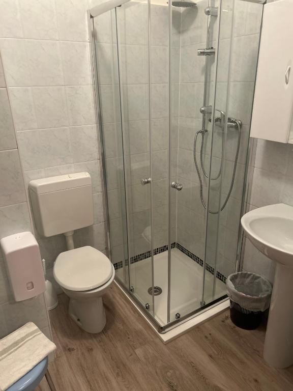 Koupelna v ubytování Albergo La Grolla