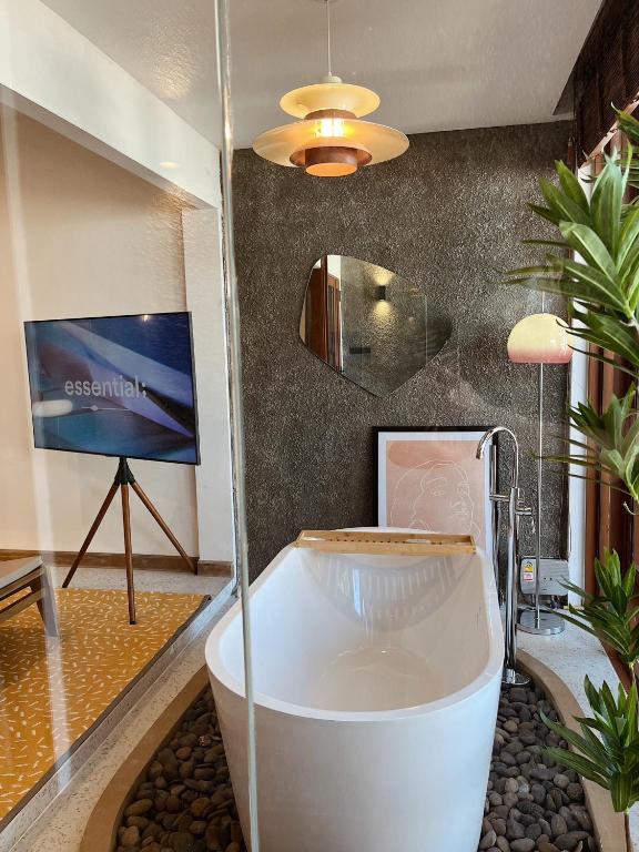TV a/nebo společenská místnost v ubytování Rimtalay Resort Koh Larn