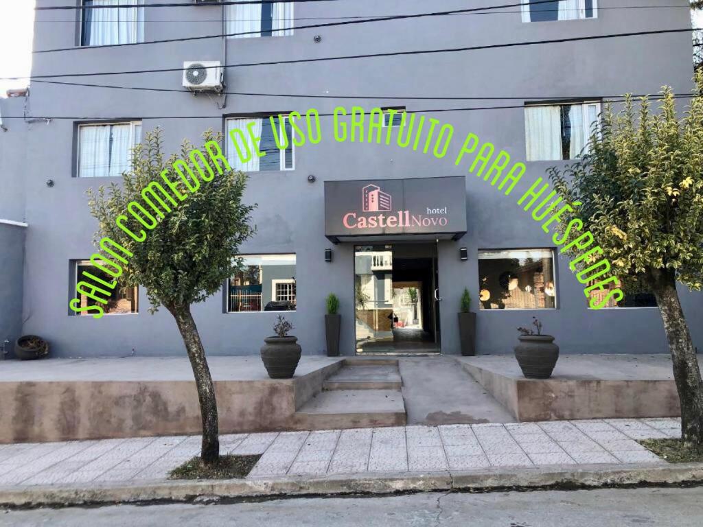 Η πρόσοψη ή η είσοδος του CASTELLNOVO HOTEL